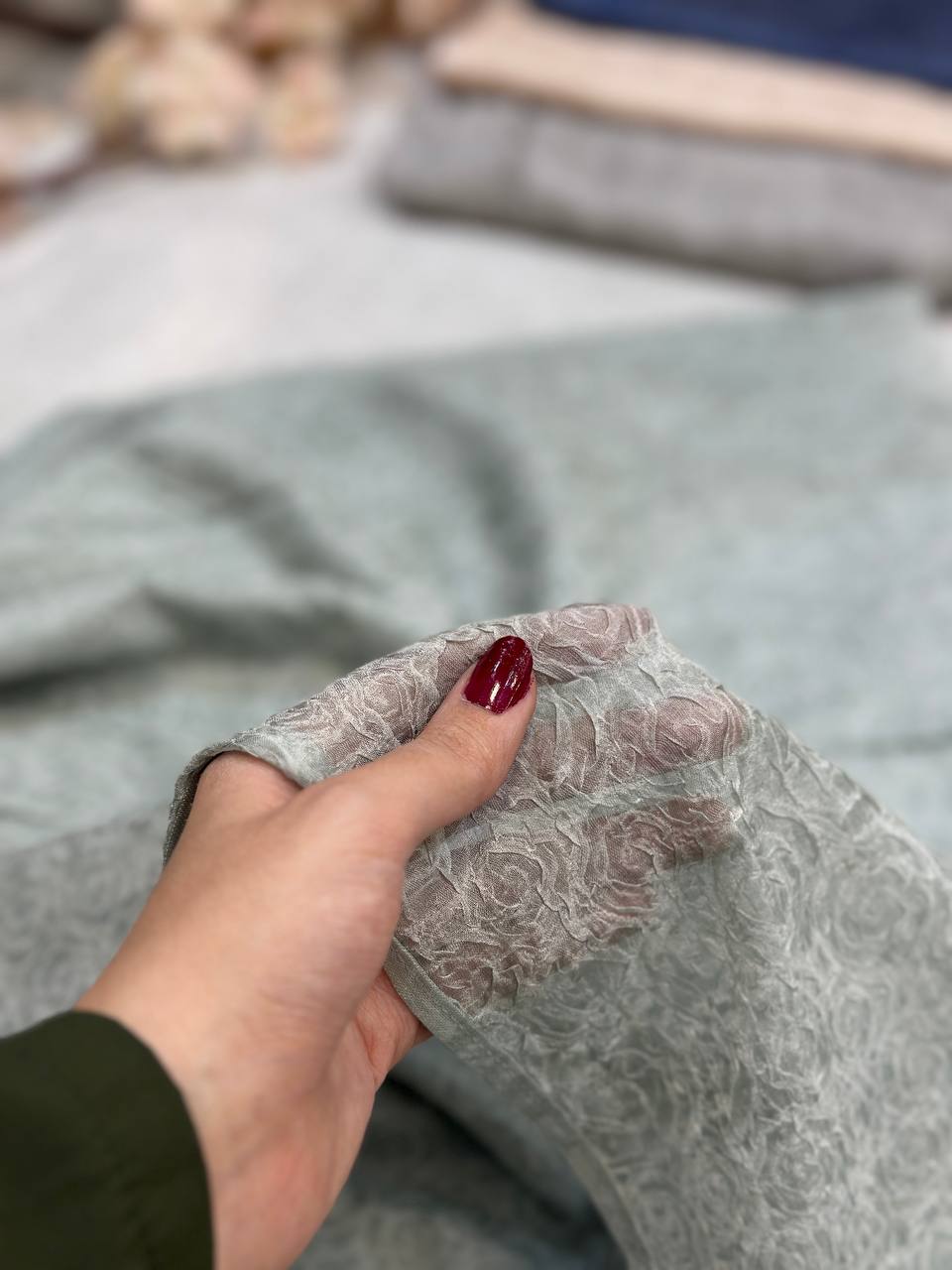 شال حریر طرحدار 1008